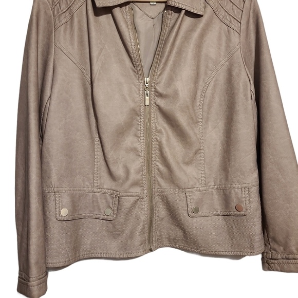 Cleo Petites Sz.L sleek classic corpcore polished zip up faux leather jacket - Picture 3 of 14